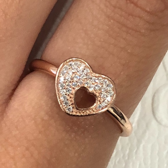 Shimmering Puzzle Heart Frame Ring 